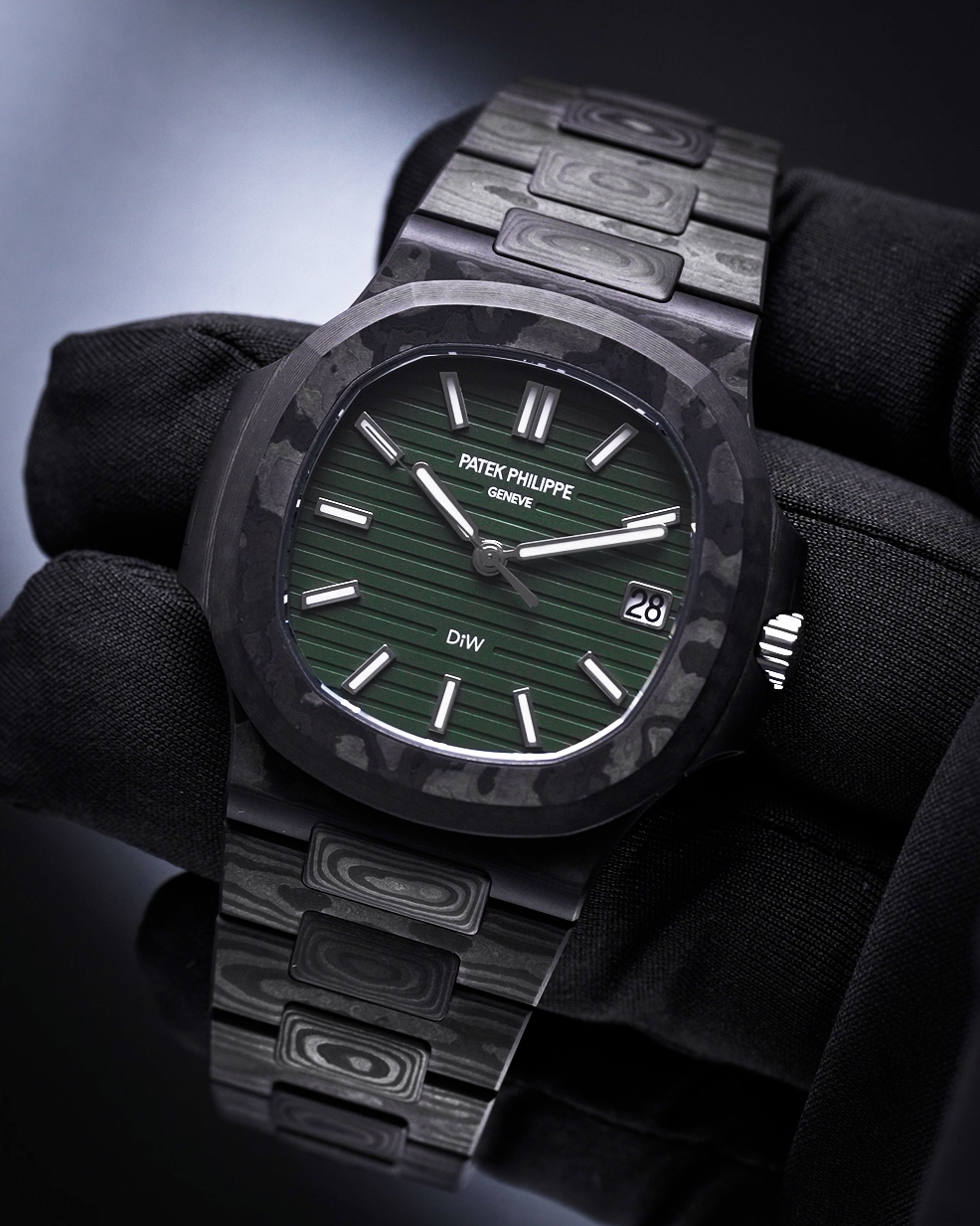 DiW Patek Nautilus 5711 BLACK GRAIL KHAKI 百達翡麗 金鷹5711 | WORLDTIMER